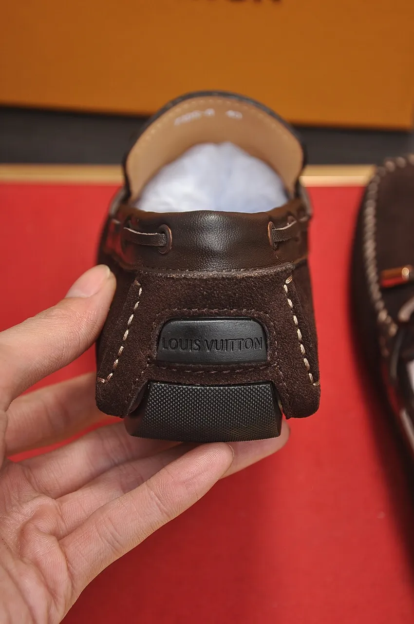 Men's men's shoes 💰420💶 [LV Doudou shoes] (water-dyed cowhide lining) new model is on the market, available on the official website. The new Doudou shoes are processed into single-color materials, and the uppers are made of imported cowhide material. The body of the shoe is fully hemmed with mark thread, and is lined with imported original cowhide leather. The elegant shoe shape is super suitable for all-matching, and the size is 38-44.